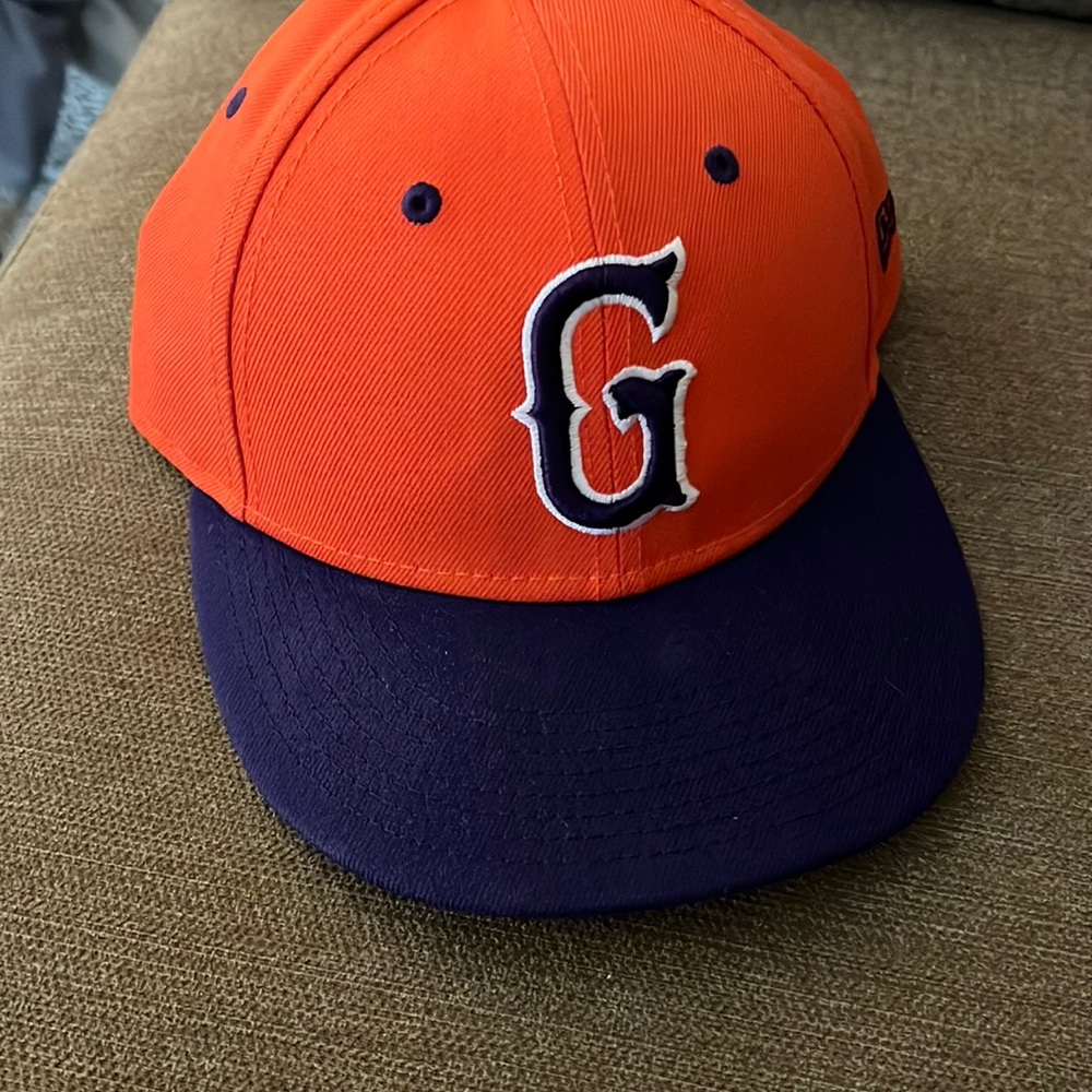 Fitted hat